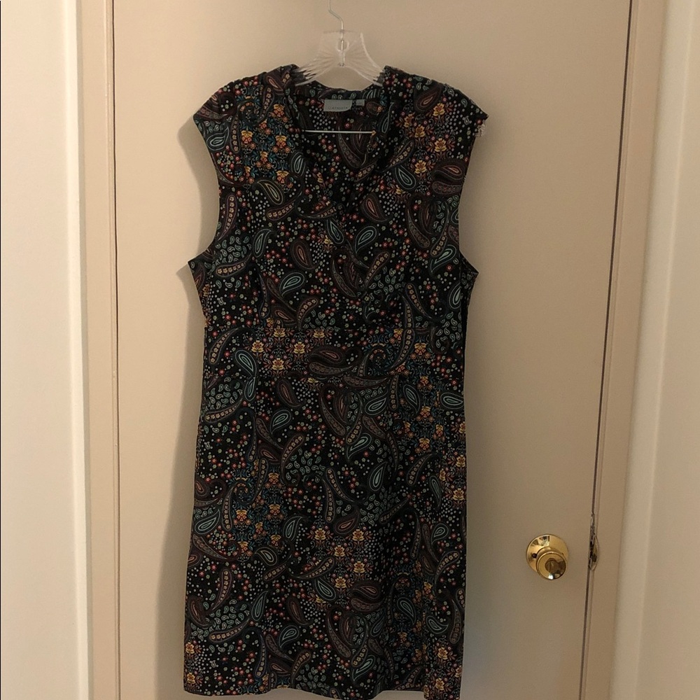 Athleta Sleeveless Black Paisley-Print Shift Dress with pockets